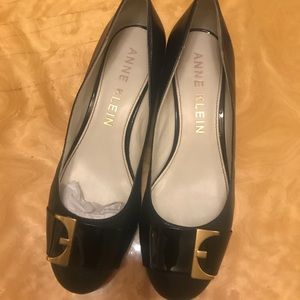 Worn twice - comfortable shoe